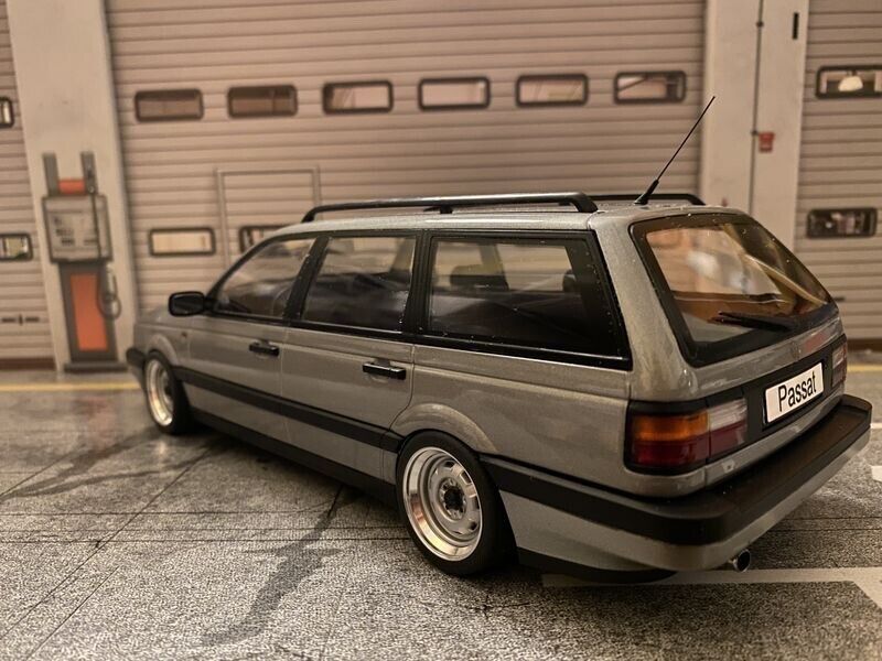 VW Passat B3 Kombi (Typ 315) 4-Türer "1 of 1" Räder drehbar Tuning Diorama 1:18