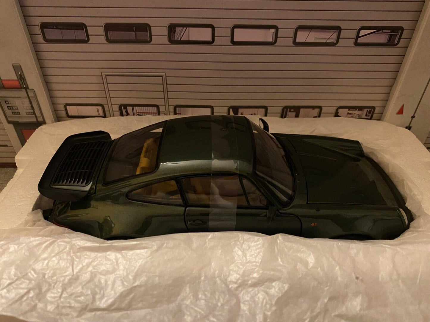 Porsche 911 3,3 Turbo 1977 Typ 930 Oakgreen Oakgrün L94E WAP0210160A Norev 1:18
