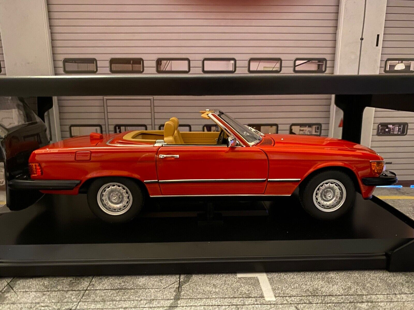 Mercedes Benz 300 SL R107 US-Version Umbau auf Barock Fuchs Felgen 1:18