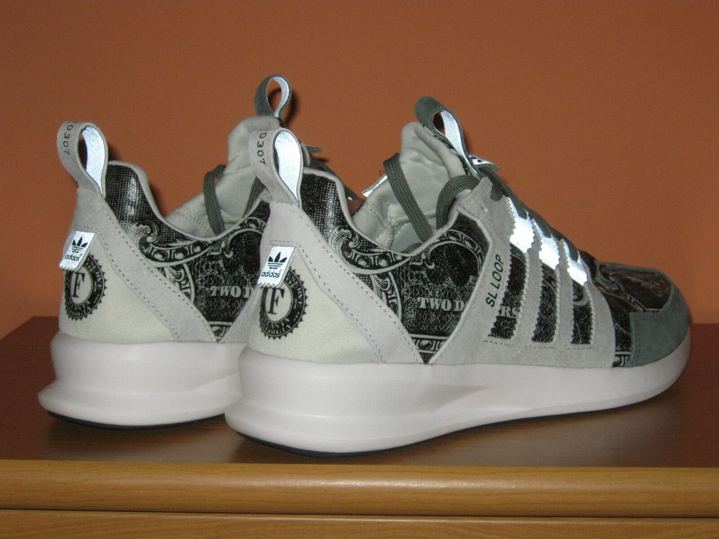 Adidas x Wish SL Loop Runner "2 Dollar-Note" + T-Shirt NEU US 12 UK 11,5 FR 46 ⅔