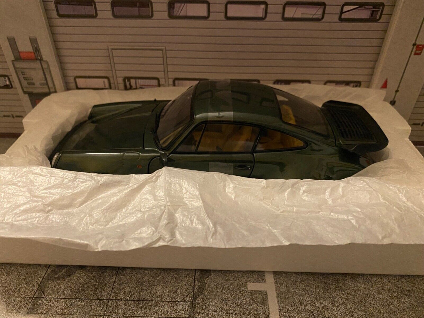 Porsche 911 3,3 Turbo 1977 Typ 930 Oakgreen Oakgrün L94E WAP0210160A Norev 1:18