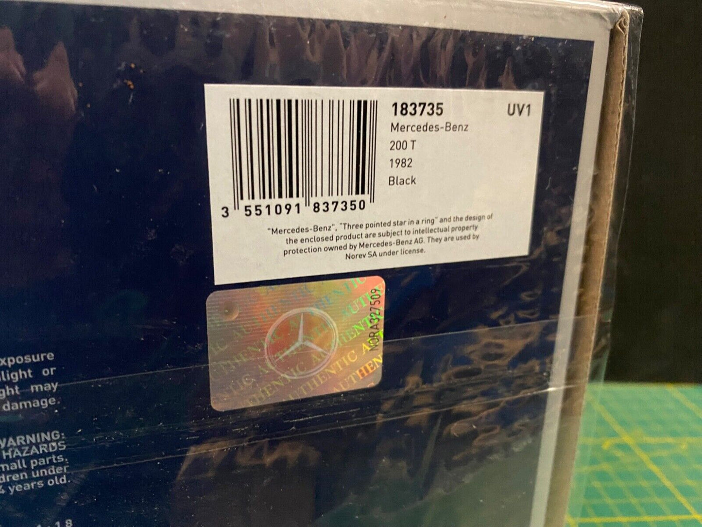 Mercedes Benz 200 T 1982 Schwarz Kombi S123 W123 183735 Norev Neu OVP 1:18