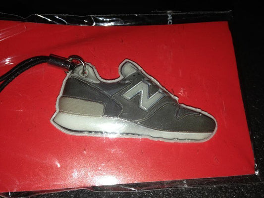 New Balance 1300 Schlüsselanhänger KEYHOLDER keychain vintage cw Handycleaner