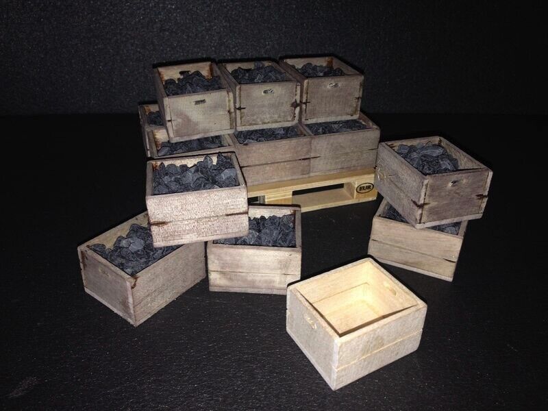 Kohlenkiste gealtertes Holz für Puppenhaus und als Ladegut für Lkw 1:12 Diorama