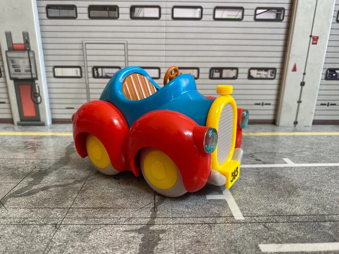 Donald Duck 313 Auto mit Figuren Donald, Tick Trick und Track Disney NEU 1:18