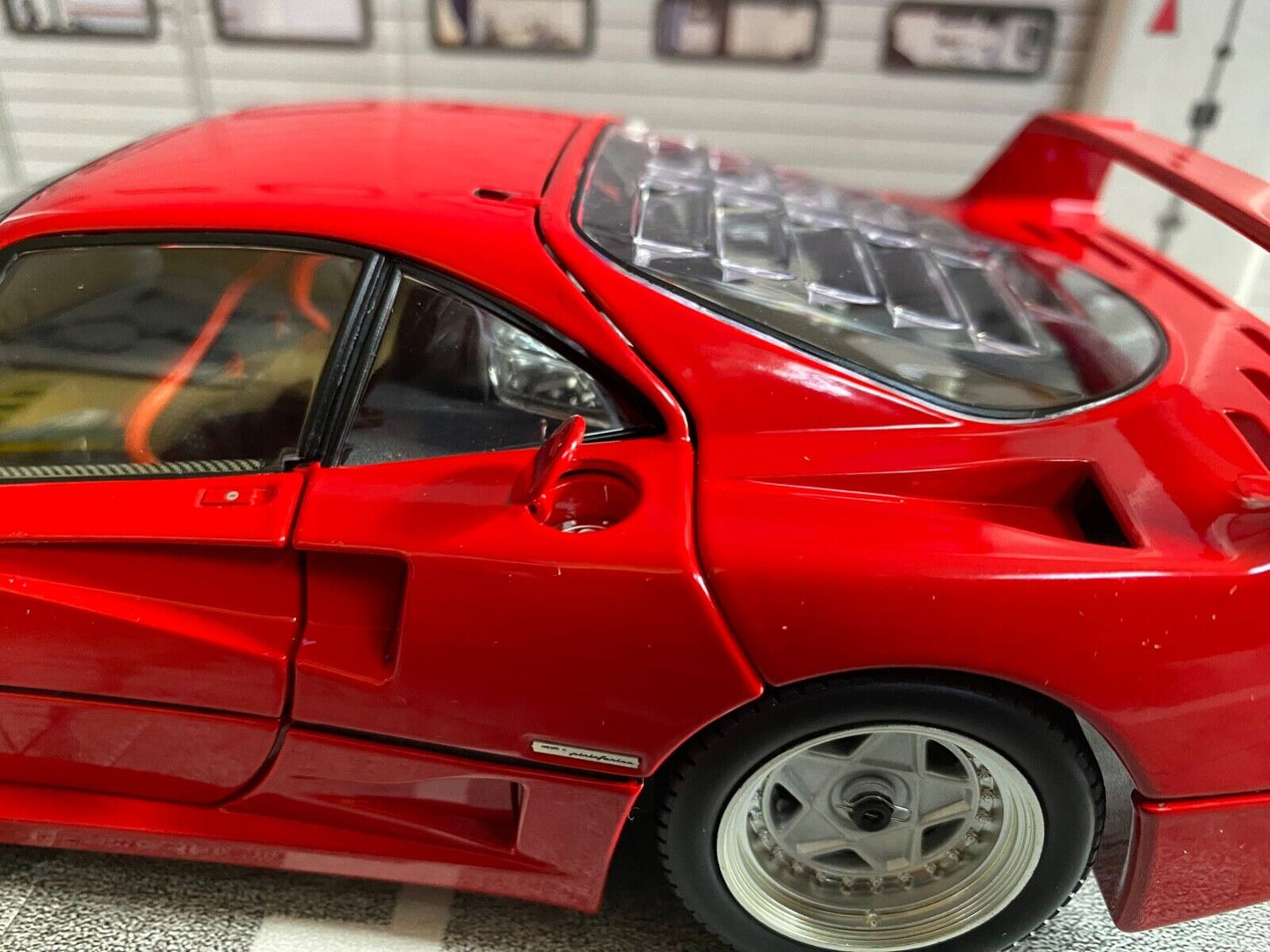 Ferrari F40 1987 Die Cast ALL TO OPEN Kyosho 08416R Licensed by BBR Models 1:18