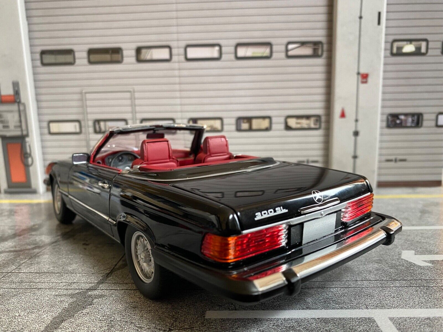 Mercedes Benz 300 SL 450 Schwarz R107 Umbau US-Version Barock Fuchs Felgen 1:18