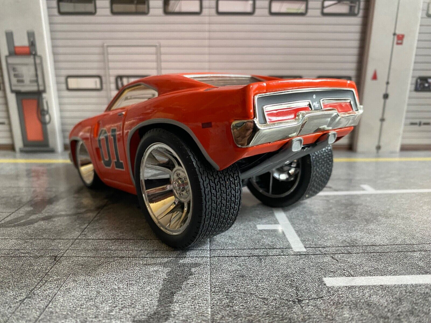 Dodge Charger General Lee The Dukes of Hazzard ERTL Joyride Comic Style 1:24