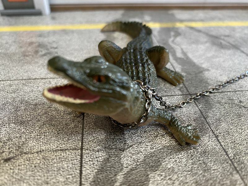 Miami Vice Elvis Alligator Figur für James Crockett "Sonny Burnett" Diorama 1:18