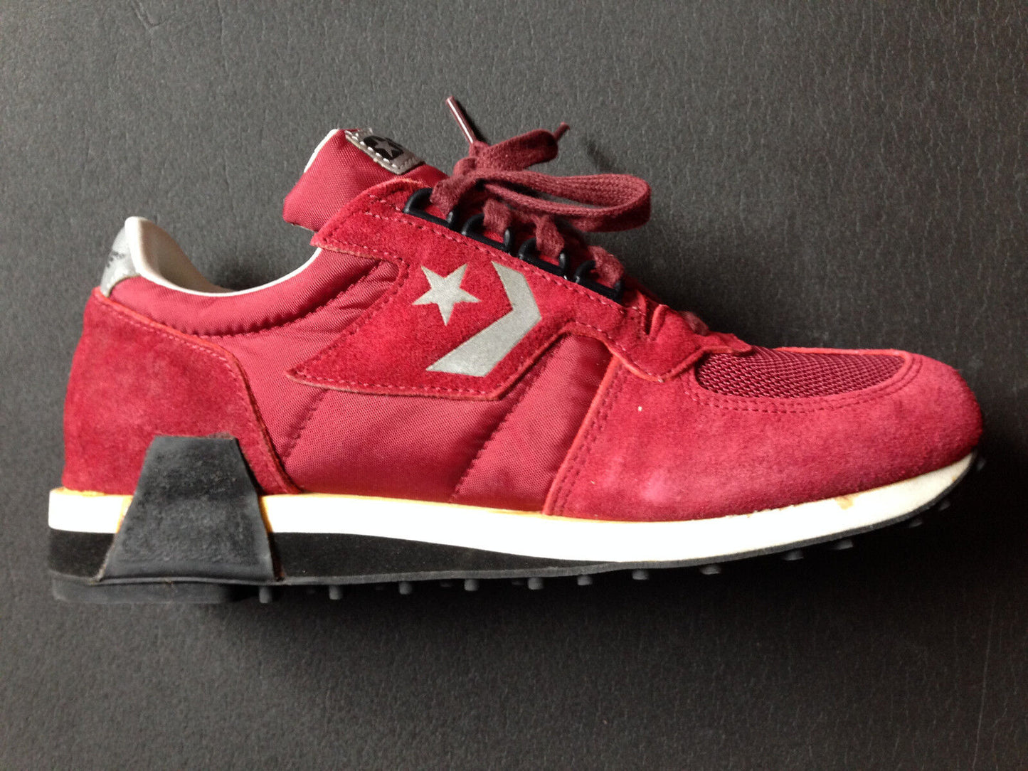 Converse Phaeton red mens running shoes vintage 1982 new in box US 7 UK 6 EUR 40