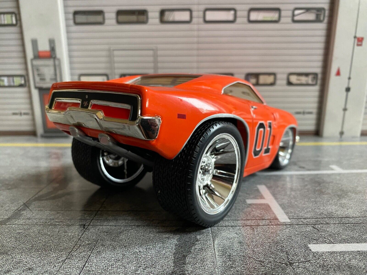 Dodge Charger General Lee The Dukes of Hazzard ERTL Joyride Comic Style 1:24