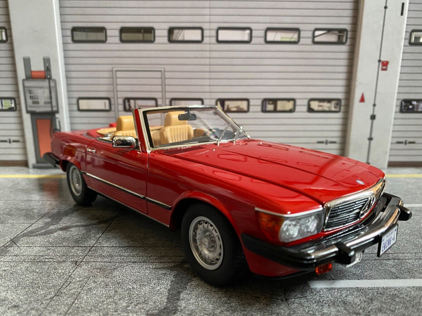 Mercedes Benz 450 SL R107 US-Version TV-Serie Dallas Bobby Ewing Umbau 1:18