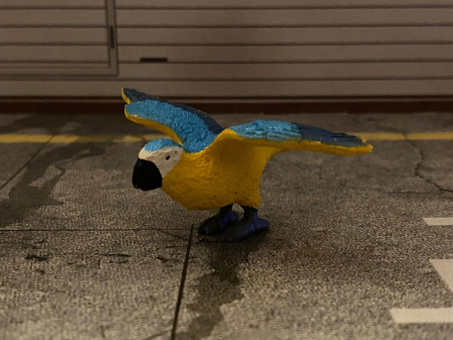 Papagei Ara bunt Urwald Südamerika Kunststoff neu Diorama Maßstab ca 1:10 / 1:12