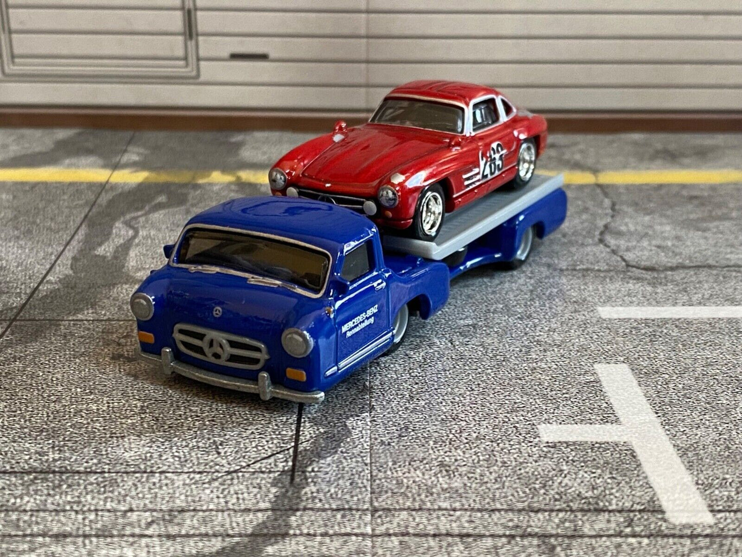 Mercedes Benz Renntransporter + 300 SL #263 Jay Leno´s Garage ot Wheels 1:64