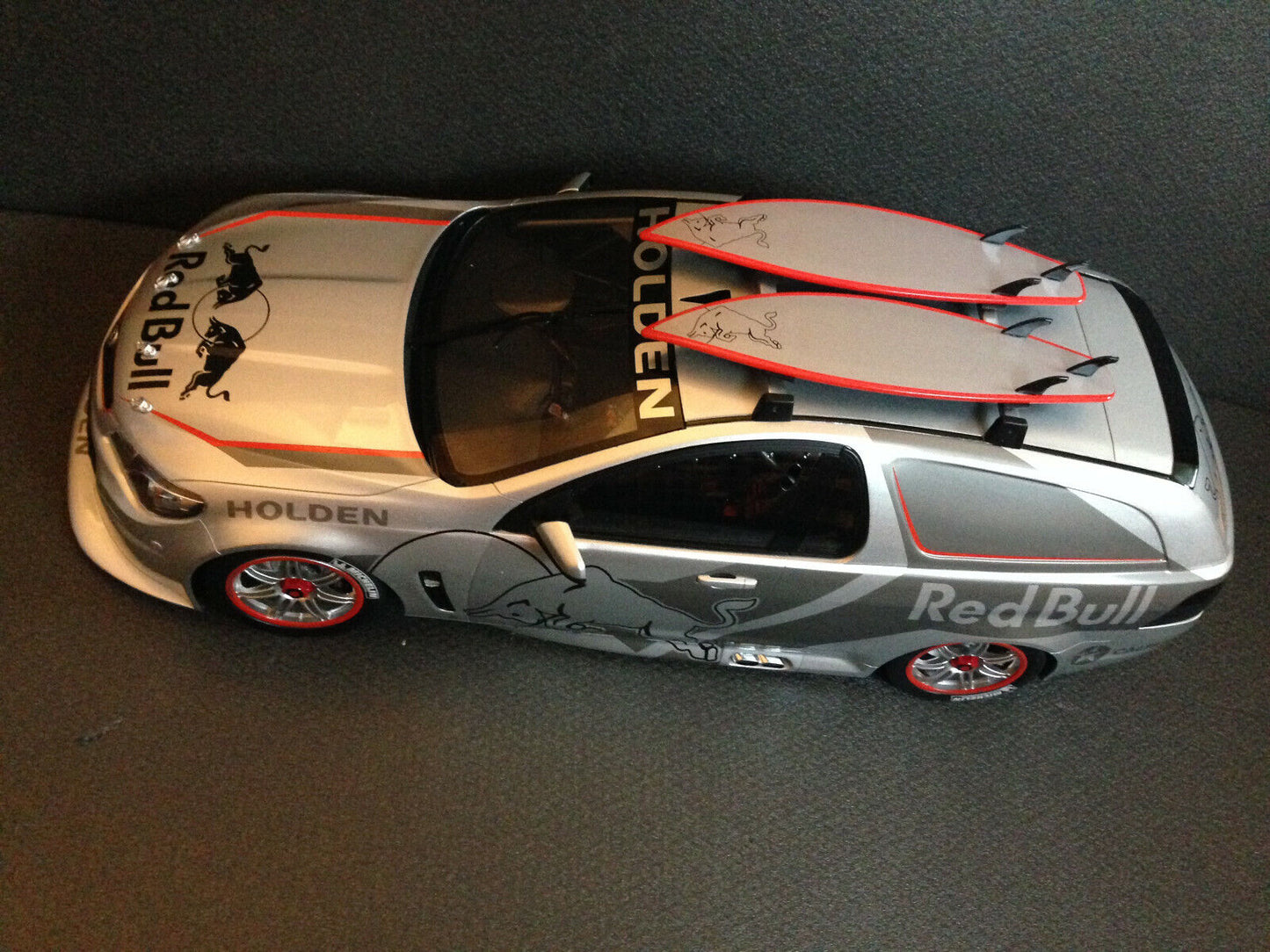 Holden Triple Eight 888 Project Sandman TributeEdt RED BULL BR12601A Biante 1:12