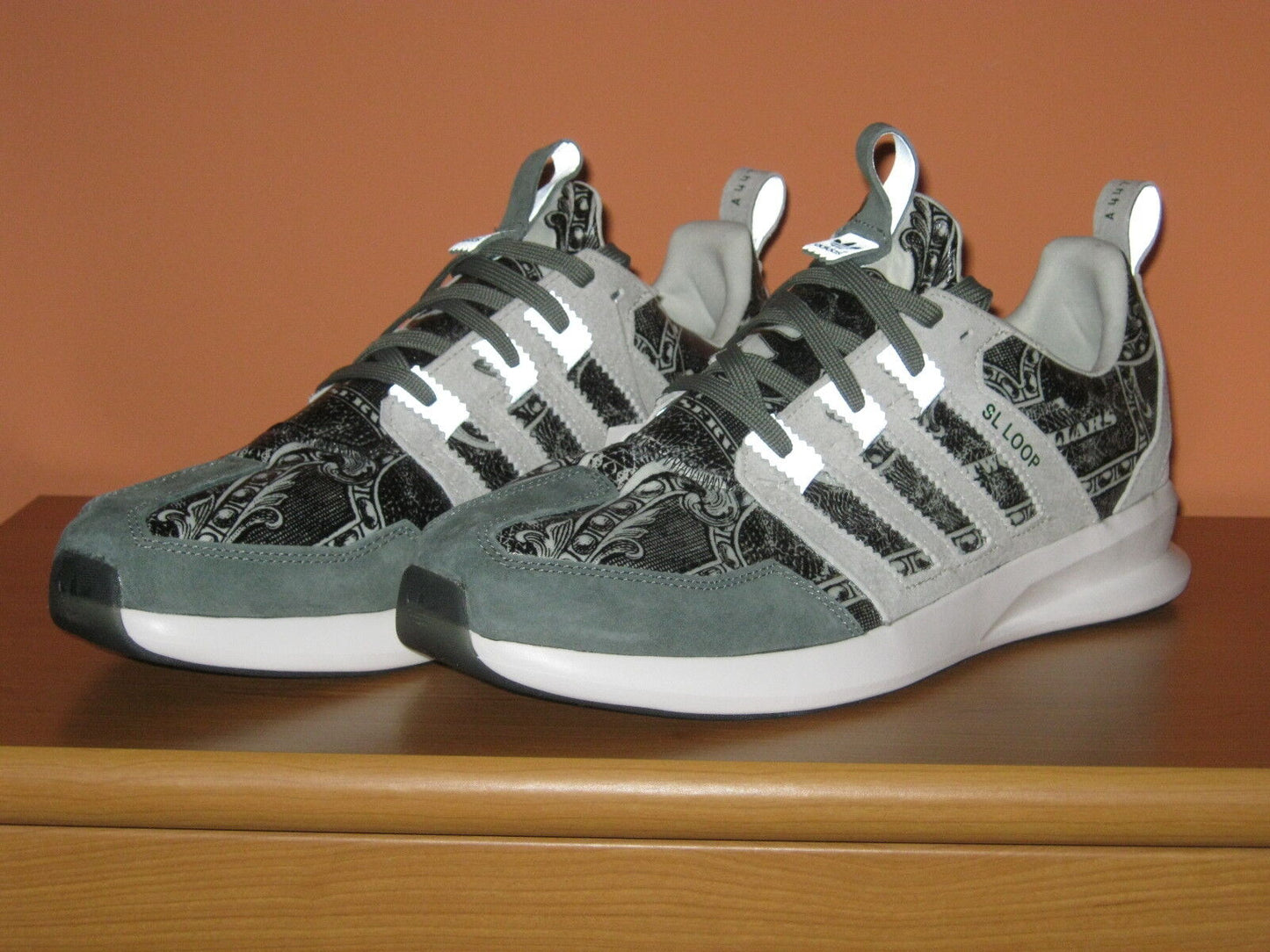 Adidas x Wish SL Loop Runner "2 Dollar-Note" + T-Shirt NEU US 12 UK 11,5 FR 46 ⅔