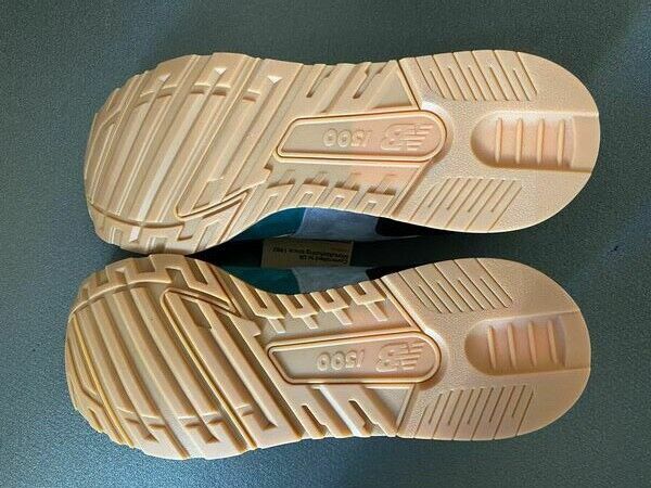 New Balance 1500 M1500X SAMPLE_LAB + "Kakkerlak"-figure new in box US 12 UK 11,5 EUR 46,5