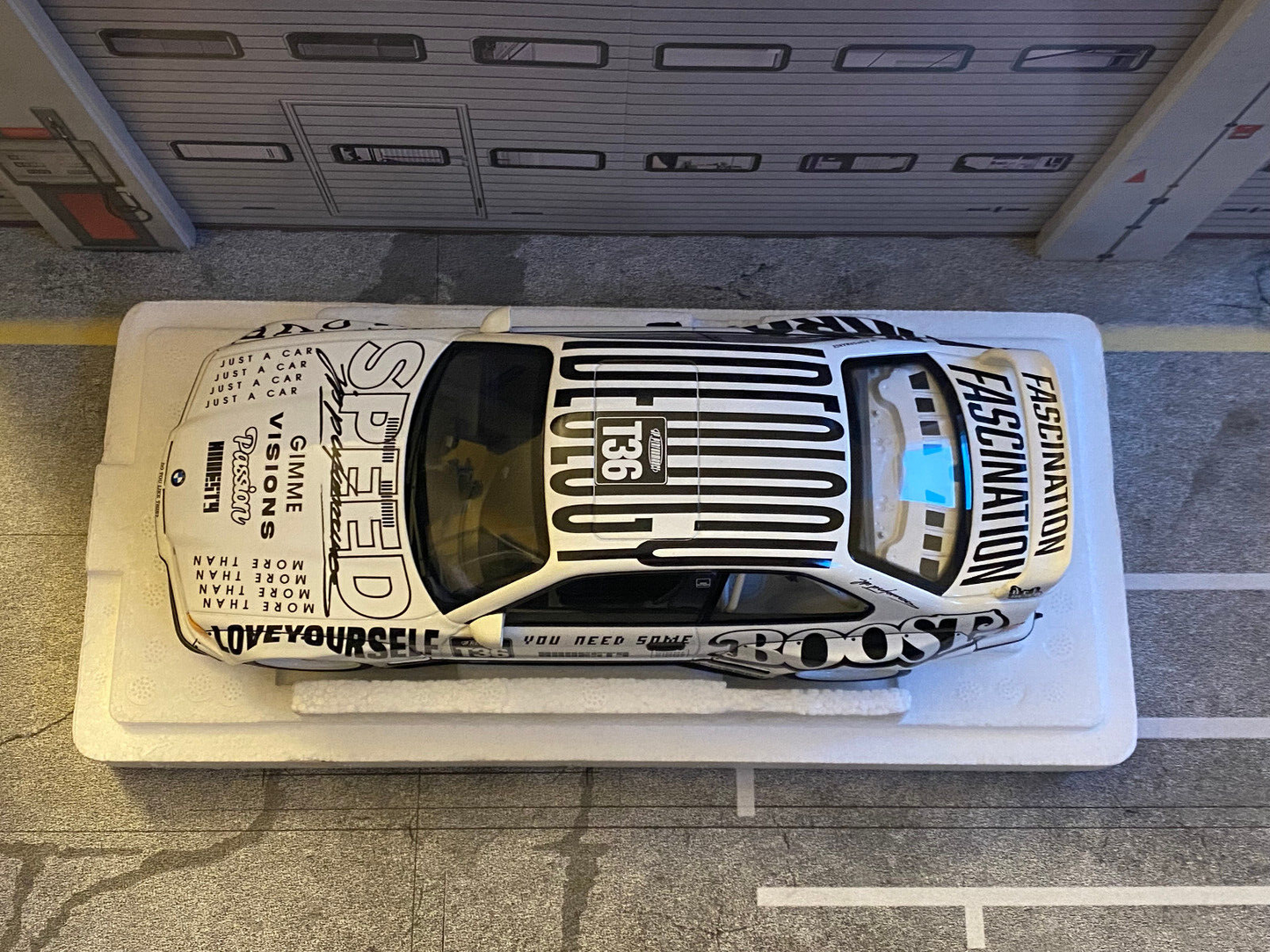 BMW 3er EX320 JP Performance KRAEMO The Bavarian Legend 1:18