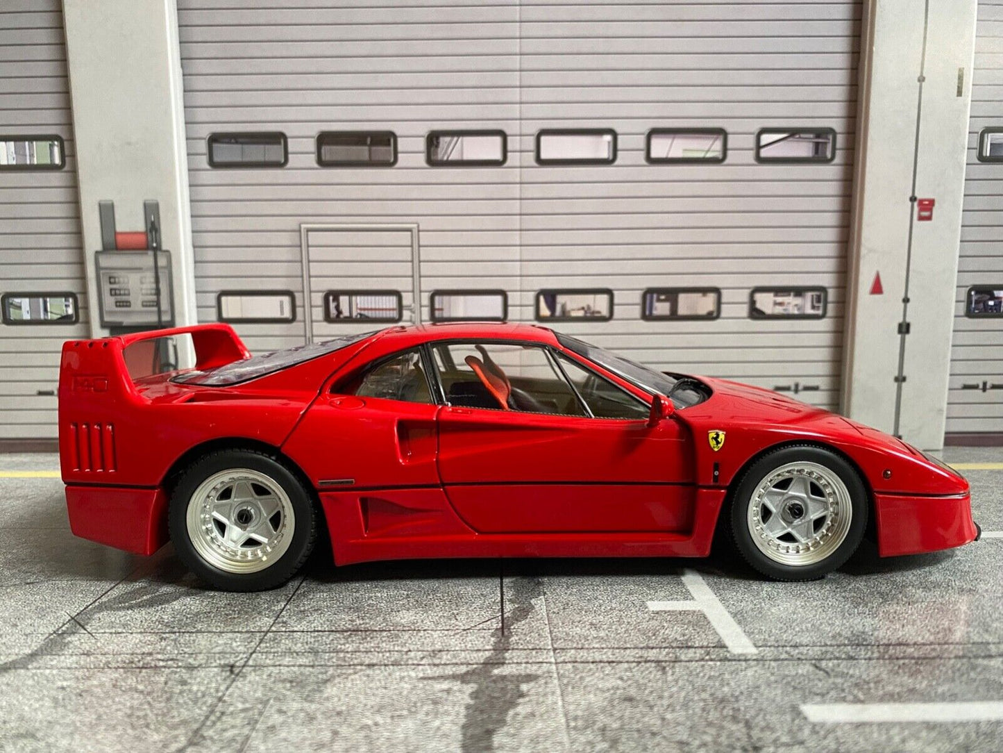 Ferrari F40 1987 Die Cast ALL TO OPEN Kyosho 08416R Licensed by BBR Models 1:18
