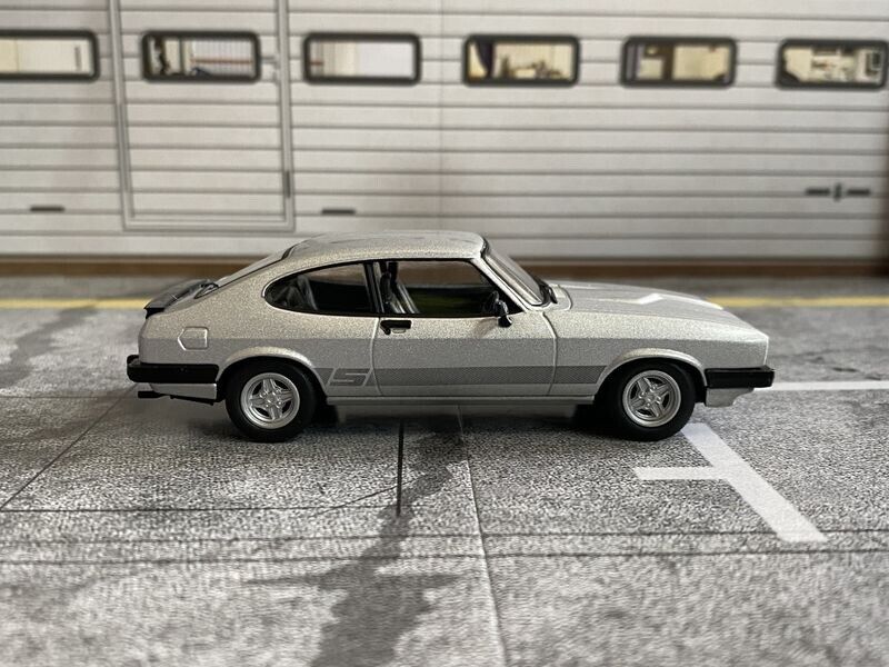 Ford Capri 3.0S The Professionals Die Profis RS-Felgen RHD Mk3 MkIII Silber 1:43
