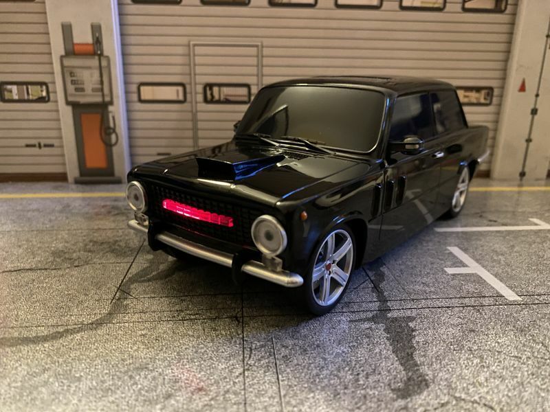 GiTT Tofas Murat 124 Turkish KITT/Knight Rider Persiflage Licht&Sound OPET 1:18