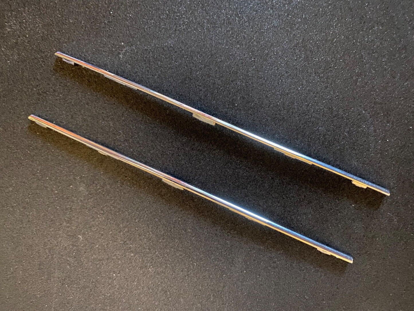 Mercedes Benz 300SL W198 Zierleisten links rechts Ersatzteil Schuco Kengfai 1:12