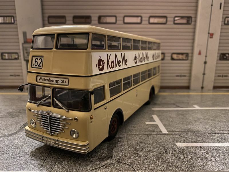 Büssing D2U KaDeWe BVG Bus Berlin Vorserienmodell Muster Modell Minichamps 1:43