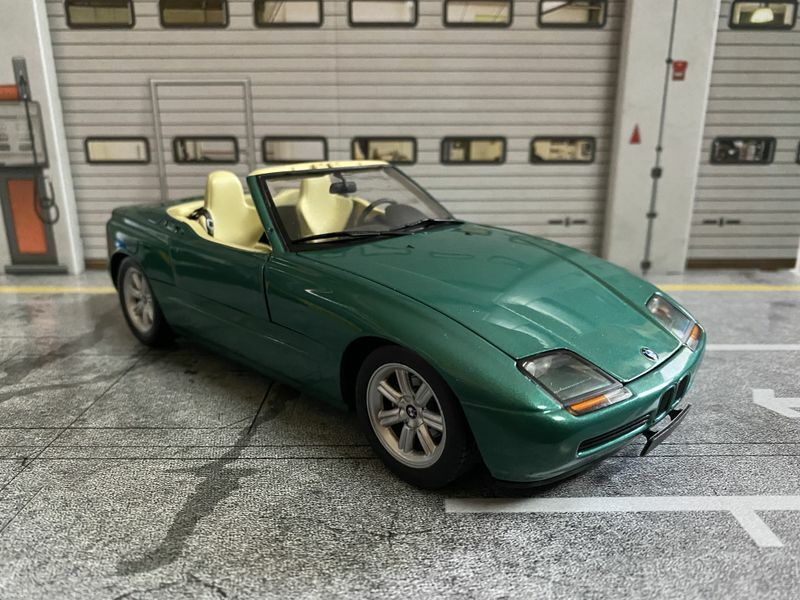 BMW Z1 Roadster URGRÜN 1989-1991 DieCast Metall 80430148536 (A) Minichamps 1:18