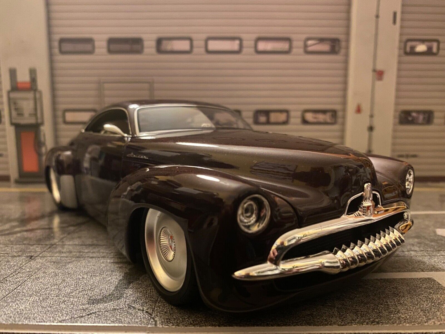 Holden Efijy 2005 Concept Car based on a Chevrolet Corvette V8 new in box 1:18