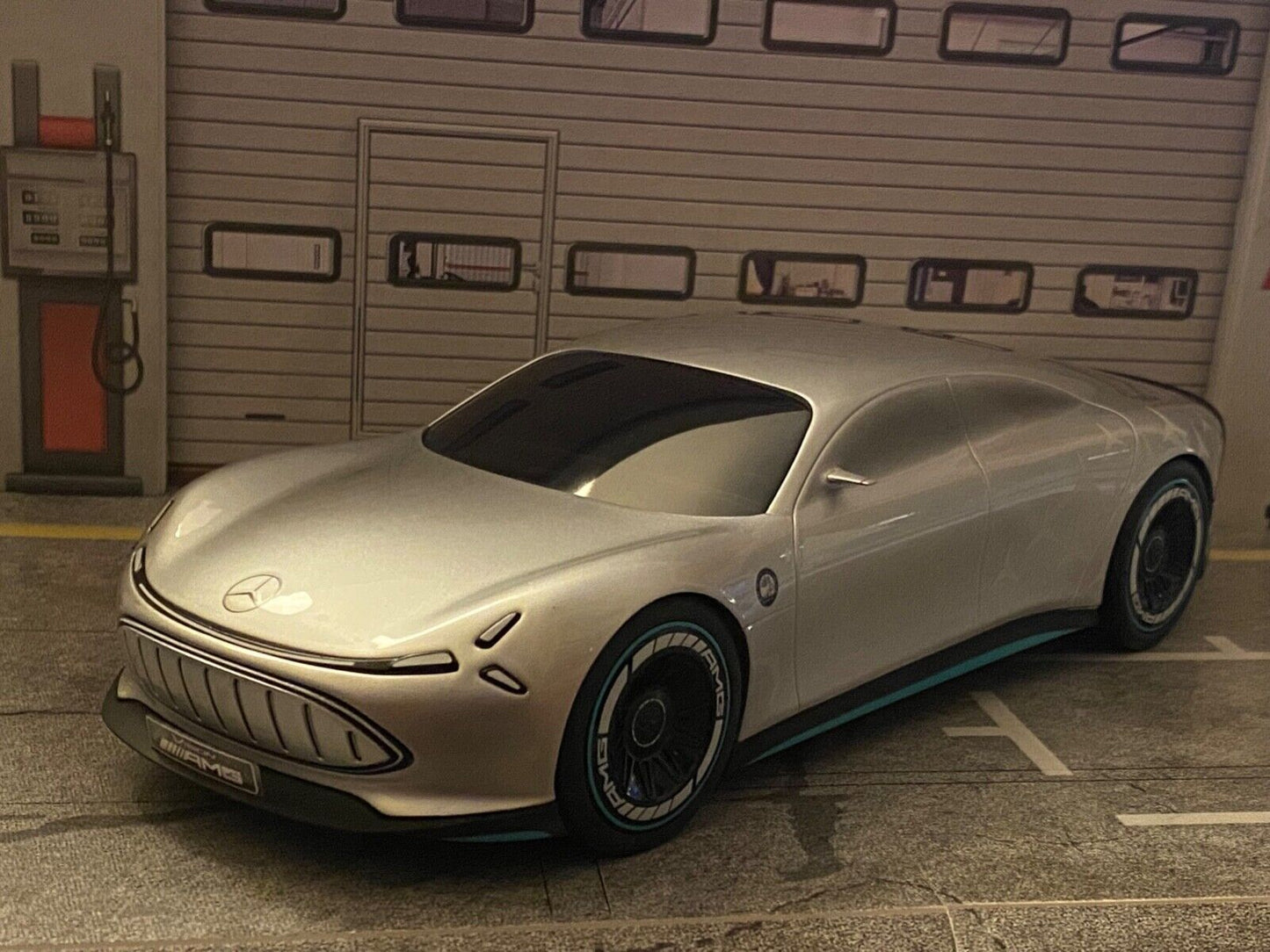 Mercedes Benz Showcar VISION AMG Dealer Edition 1 of 1000 Neu in OVP NZG 1:18