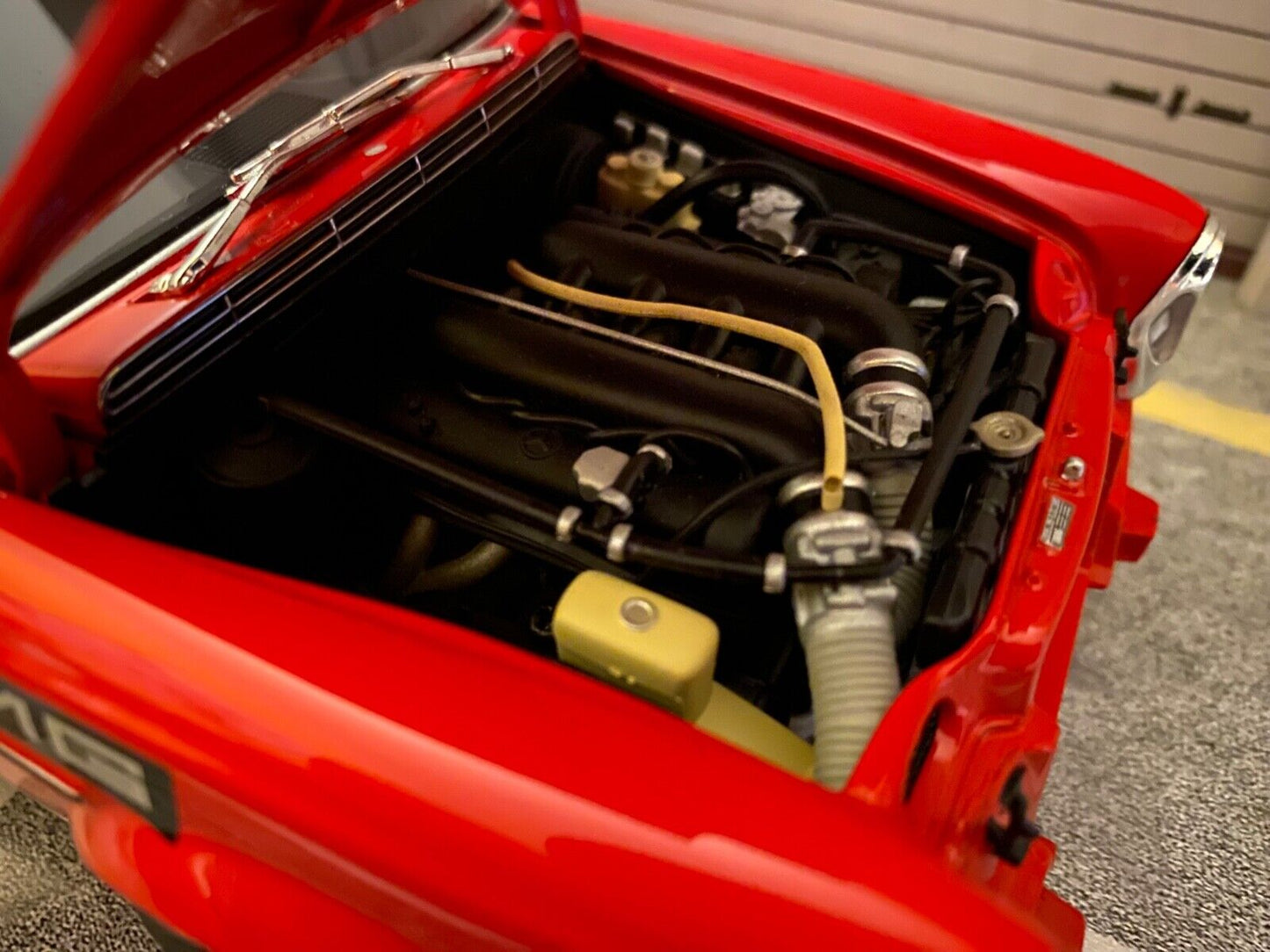 Mercedes Benz 300 SEL 6.8 AMG Rote Sau Die Cast Minichamps alles zu öffnen 1:18