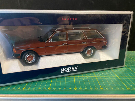 Mercedes Benz 200 T Kombi Englisch Rot S123 W123 183732 Norev Neu in OVP 1:18