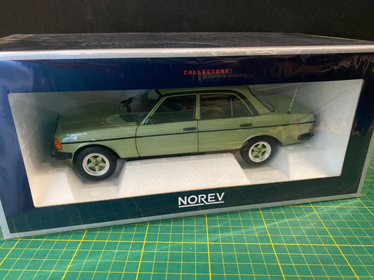 Mercedes Benz 200 AMG Silbergrün Metallic 1984 W123 183795 Norev Neu in OVP 1:18