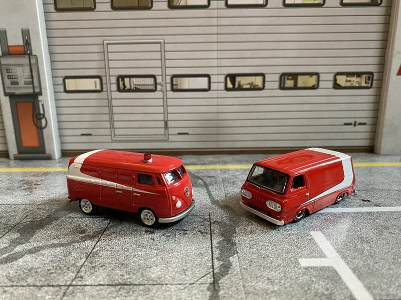 Ford Econoline Van & VW Bus T1 Starsky & Hutch 1:64