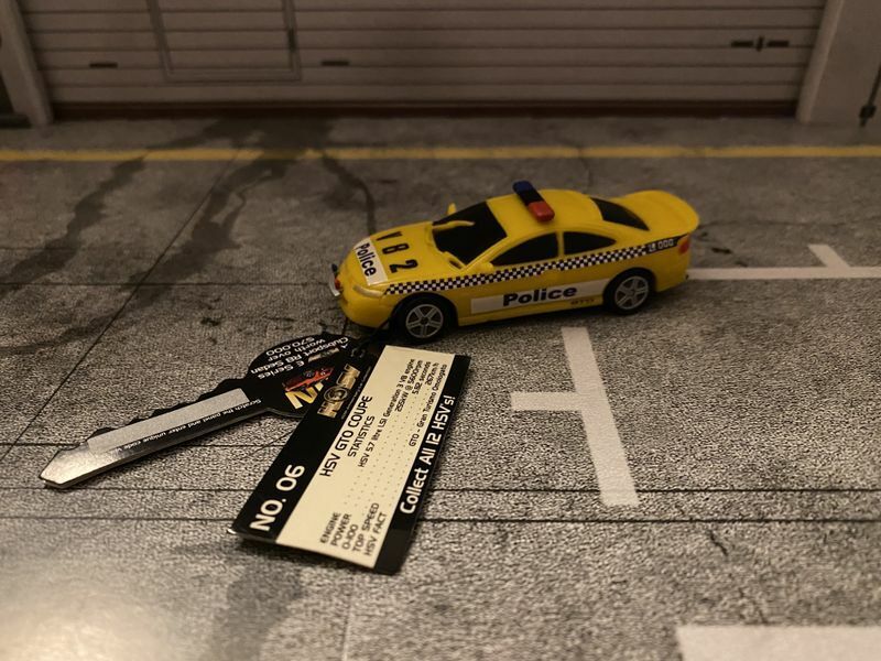 Holden HSV GTO Coupe Australian Police Neu Polizei new 1:64