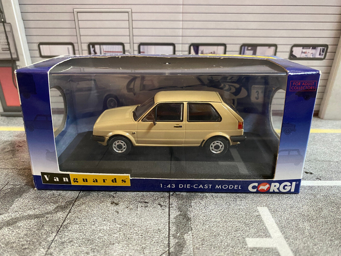 VW Golf 2 1,3 C (19E) Mk2 Nevada Beige Deutsche Version LHD Vanguards Corgi 1:43