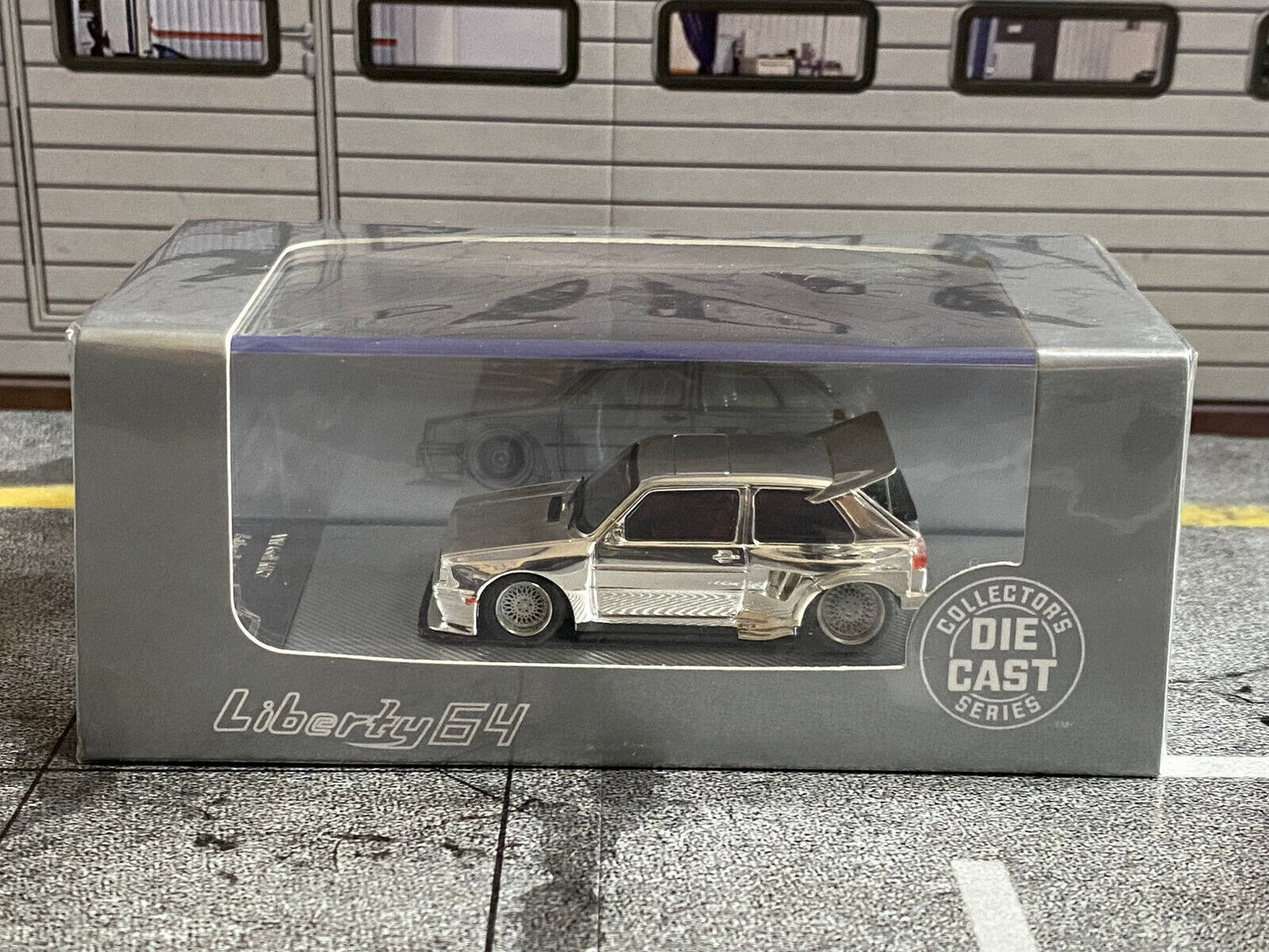 VW Golf 2 II GTI Voomeran (19E) verchromt Breitbau Widebody DieCast Metall 1:64