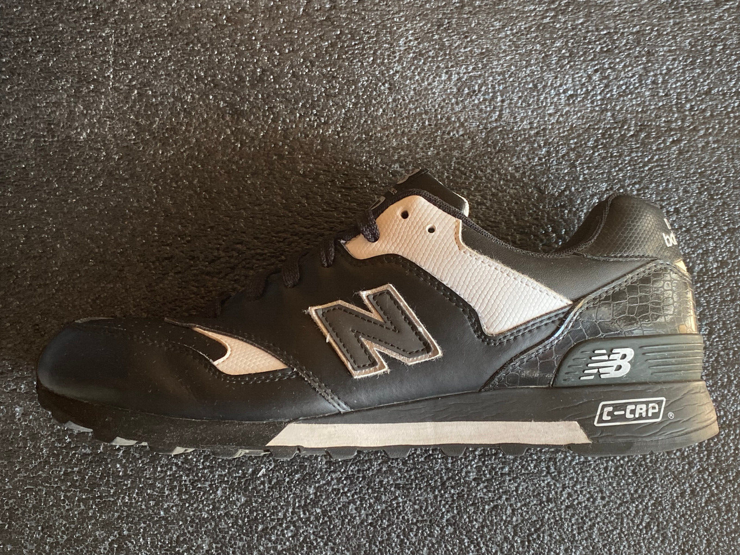 New Balance 577 C-CAP ML577BW Black & White colourway US 12 UK 11,5 EUR 46,5