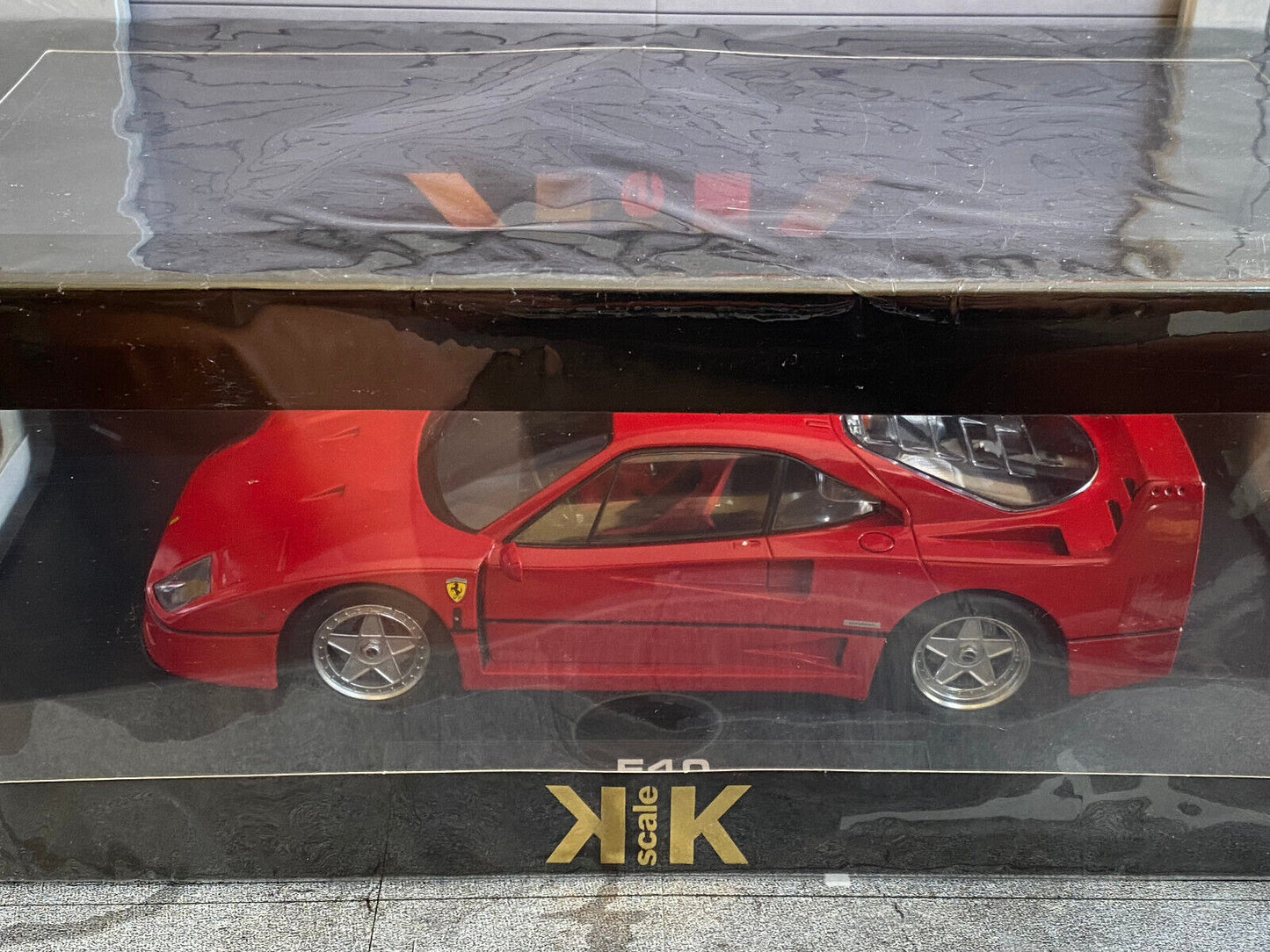 Farrari F40 Umbau auf rote Sitze KK-Scale 1:18