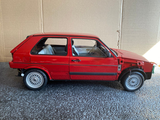 VW Golf 2 GTI (Typ 19E) mit BBS Felgen teilweise montiert Metall (partially built metal) Hachette 1:8