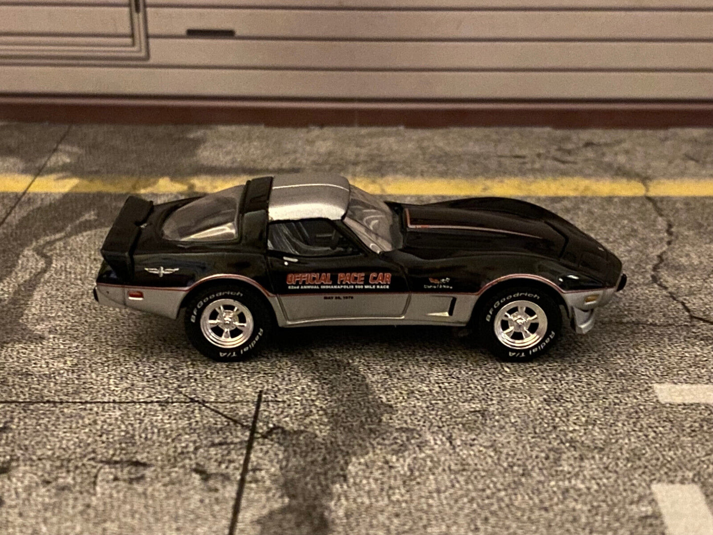 Chevrolet Corvette Pace Car Metall Greenlight 1:64