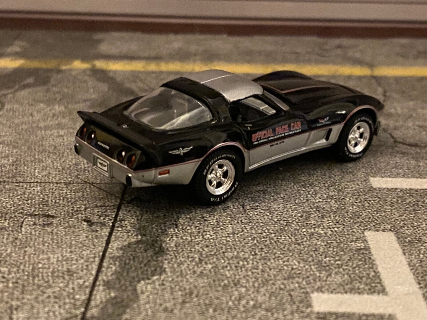 Chevrolet Corvette Pace Car Metall Greenlight 1:64