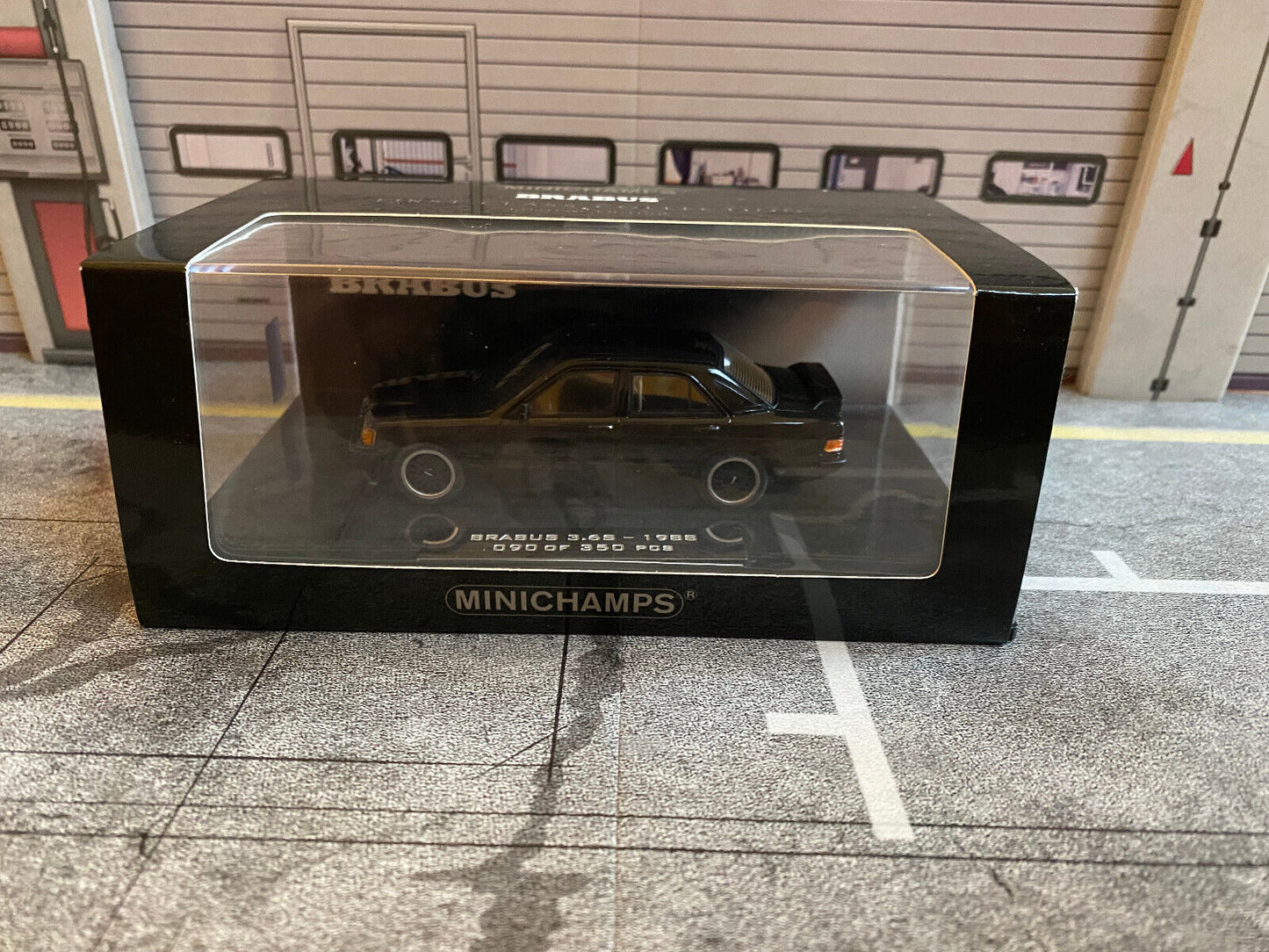 Mercedes Benz BRABUS 190E 3.6S 1989 schwarz auf 350 limitiert Minichamps 1:43