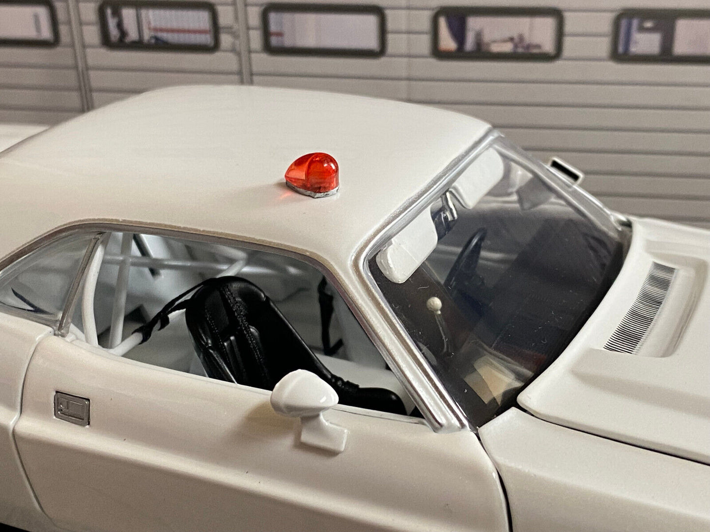 Rotlicht Beacon Teardrop Redlight ohne Funktion USA Police Polizei Diorama 1:18