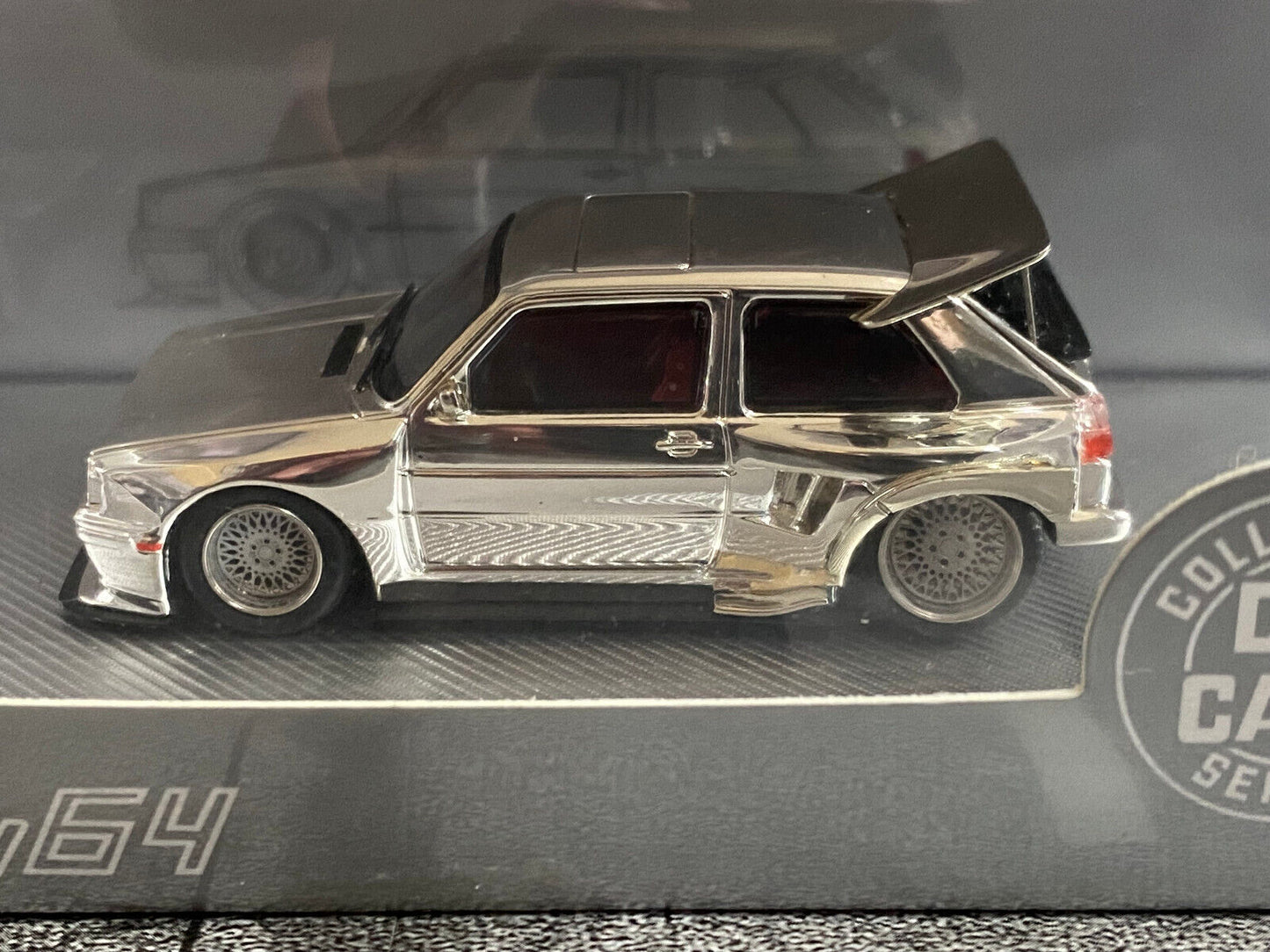 VW Golf 2 II GTI Voomeran (19E) verchromt Breitbau Widebody DieCast Metall 1:64