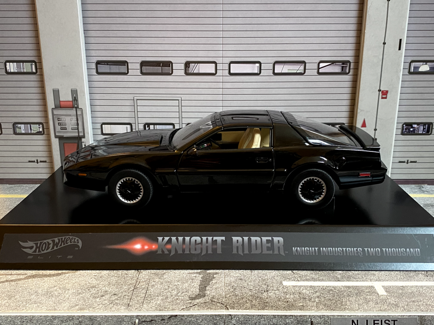 KITT Knight Rider Light & Sound K.I.T.T. Hot Wheels Elite BCK00 1:18