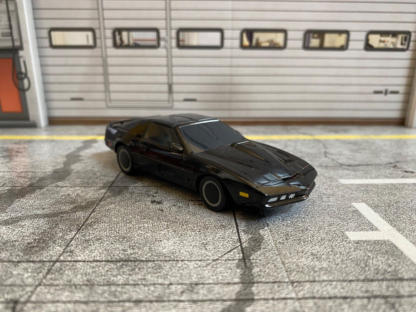 KITT Knight Rider mit funktionierenden Scanner Licht & Sound K.I.T.T 1:43 SALE️