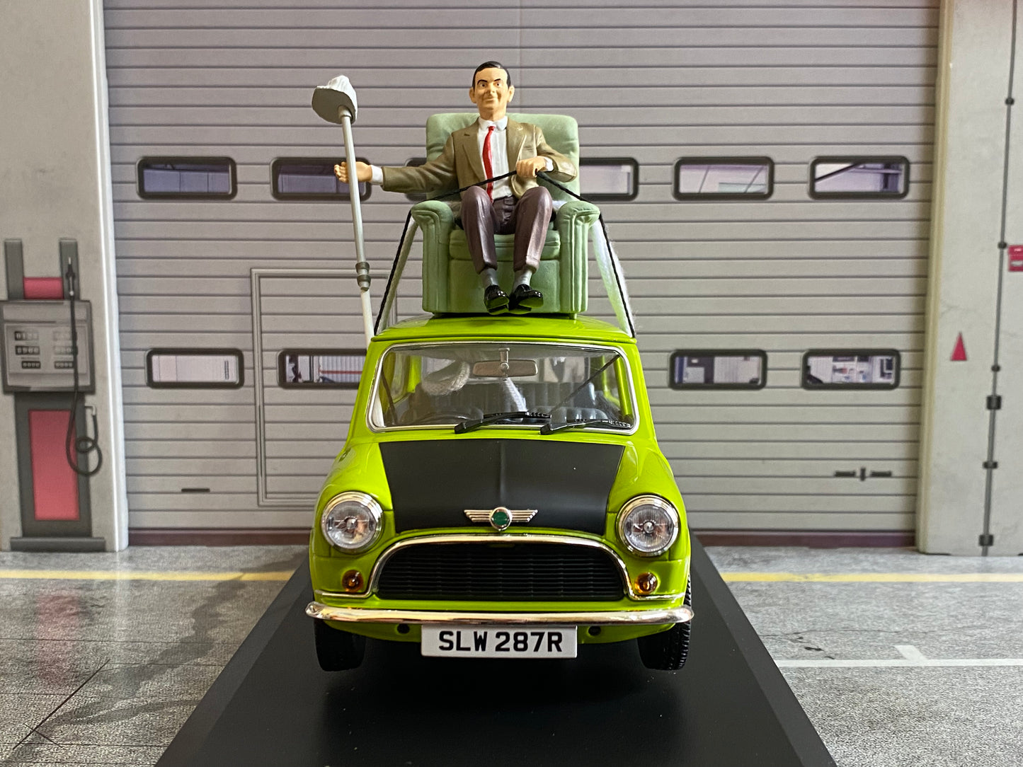 Mini Cooper "Mr. Bean" mit Figur British Leyland 1977 Mini 1000 Neu in OVP new in box 1:18