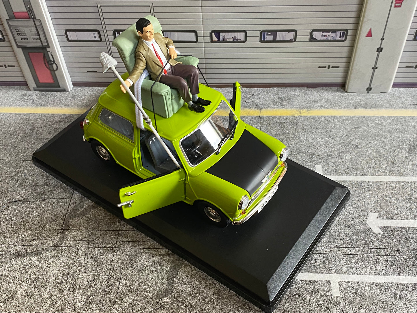 Mini Cooper "Mr. Bean" mit Figur British Leyland 1977 Mini 1000 Neu in OVP new in box 1:18