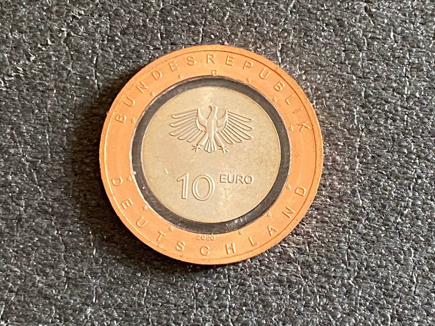 10 EURO 2020 "An Land" durchsichtiger Polymerring Prägestätte G
